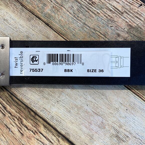 Calvin Klein Saffiano Leather Reversible Belt NWT - Picture 4 of 5